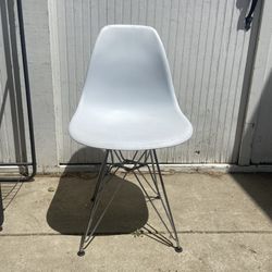 Hermans Miller Eames White Fiberglass Side Chair Eiffel Wire Base Vintage MCM