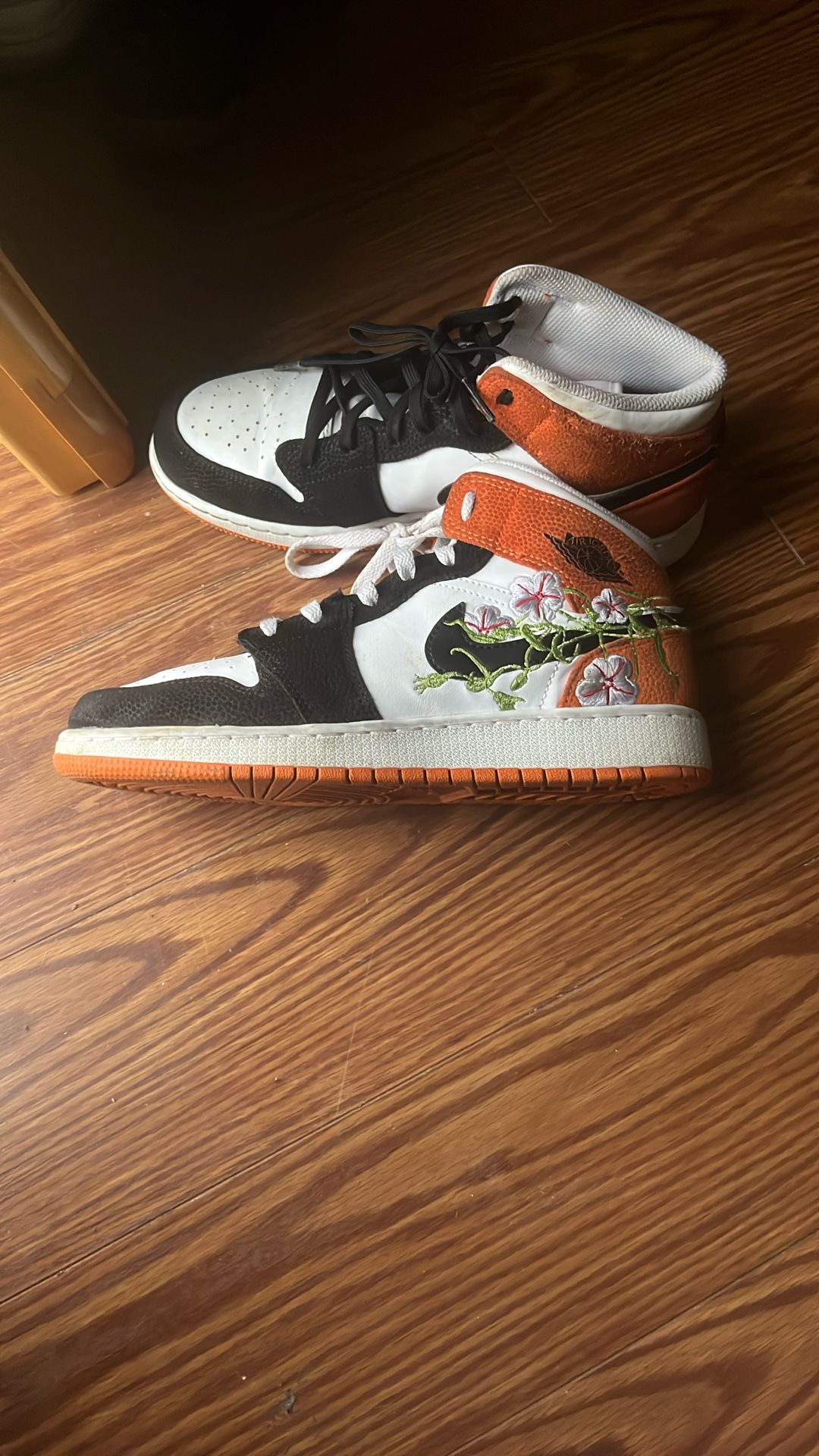 Jordan 1 Mid SE