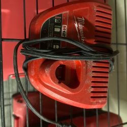 Milwaukee M12 Charger