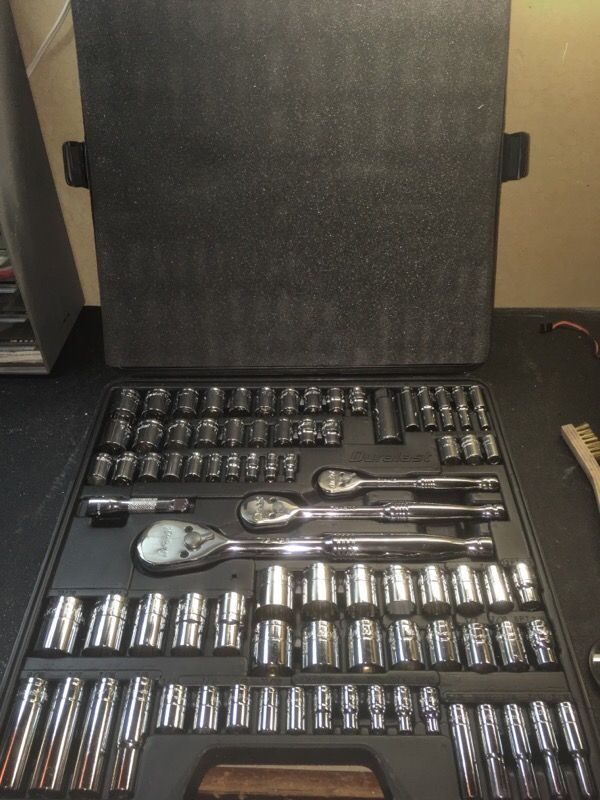 82 piece socket set duralast