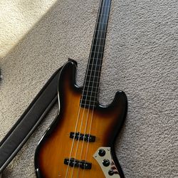 Squire Fretless Jazz Bass w/ Fender Super 55 Split-Coil Pickups