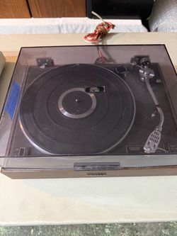 Pioneer PL-120 Belt Drive Turntable