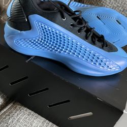 Anthony Edward’s Basketball Shoes