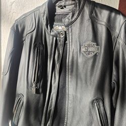 A Medium Harley-Davidson Bike Coat Used Good Condition (contact info removed)
