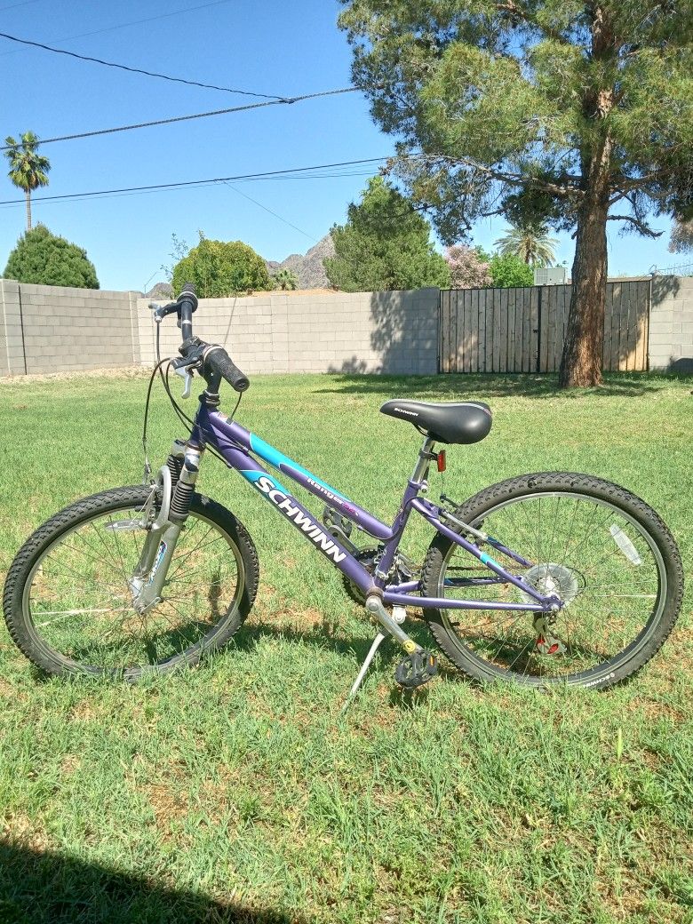 Schwinn Girls' Ranger 24" Mountain Bike