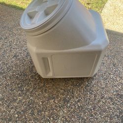 60 Pounds Pet Food Container