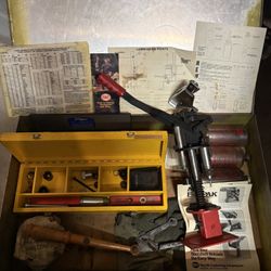Mec Shotshell Reloader, Model 650 W Extras Case And Extras Manuals