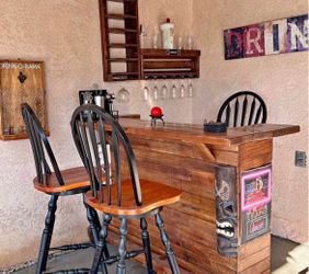Bar and 3 chairs with shelf🔺