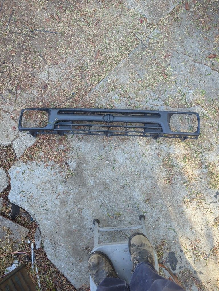 Toyota Pickup Grill 89 To 92