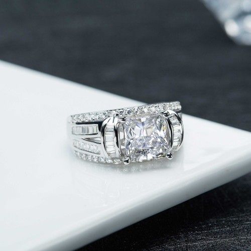 Gorgeous Square CZ Princess Cut Trendy Engagement/Wedding Ring, K990
 
  