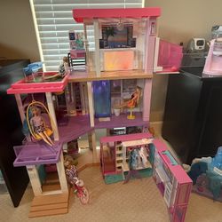 For Sale: Barbie Dream House – $150 🏡✨