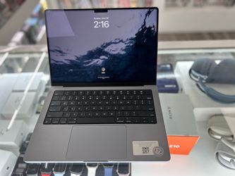 MacBook Pro 14 in 2021 M1 Pro 16 gb ram 1 tb