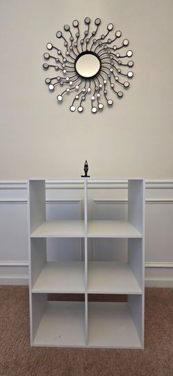 White cube shelf
