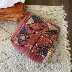 Vintage Moroccan Kilim Pouf – Handmade Boho Ottoman 