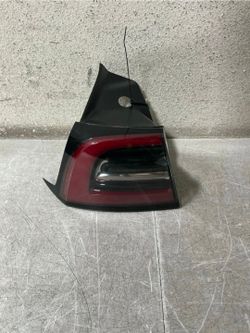 2017 2018 2019 2020 2021 2022 2023 TESLA MODEL 3 Y LEFT TAIL LIGHT OEM USED
