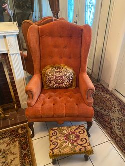 Two furniture vintage chairs, great condition