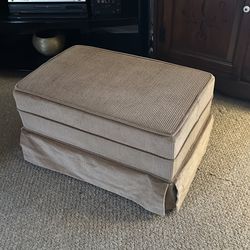Small ottoman  color caramel
