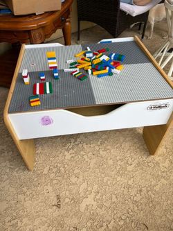 Kids play table