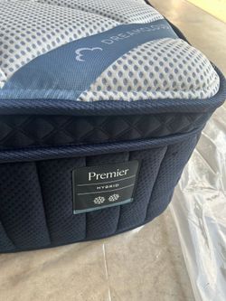 Queen Mattress - DreamCloud Premier Hybrid, New Model