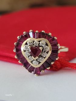 14K Yellow Gold Natural Rubies and Diamond Cocktail Ring Size 7.25, Solid Gold!/ Anillo de Oro con Rubíes Naturales y Diamantes! 👌🎁Post Tags: Anillo