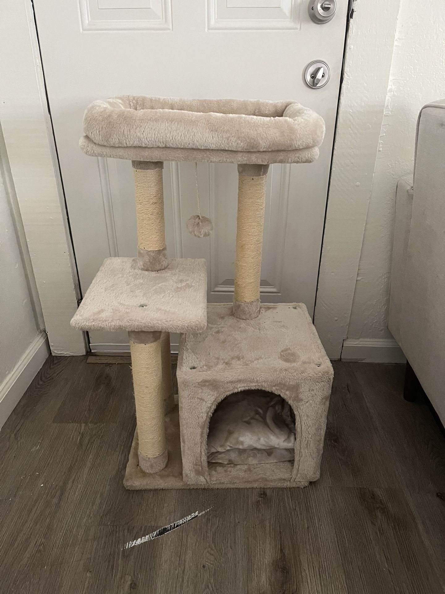 Cat tree