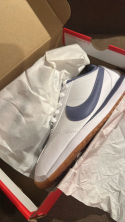 Brand new Nike women’s size 7.5