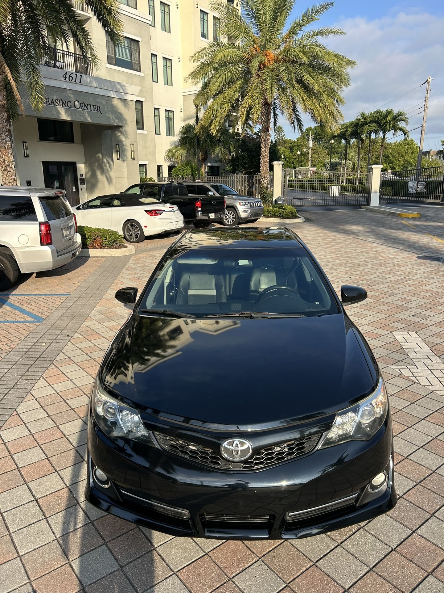 TOYOTA CAMRY SE 104450.  CLEAN TITLE IN HANDS 