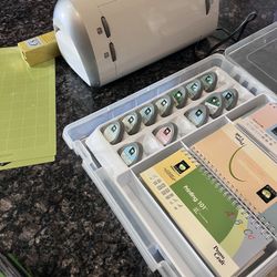 Cricut Model CRV001 Cutter Machine w/ Cord AND Lot of 13 Cartridges-Tested Works