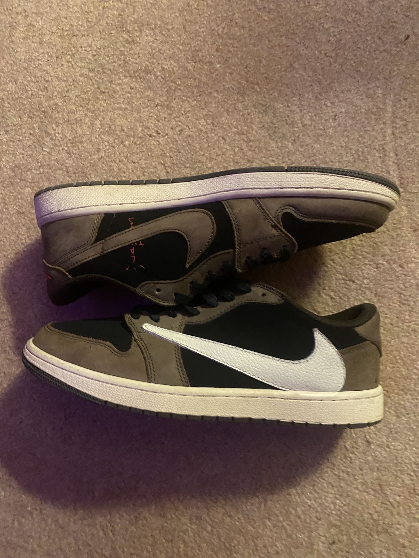 Travis Scott Jordan 1 low Mocha