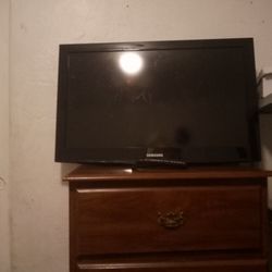 Samsung TV With Remote