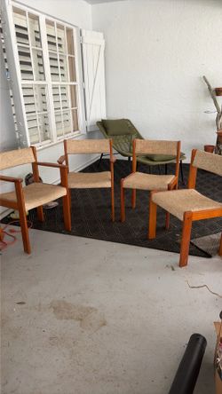4 upholstered Card Guest Chairs