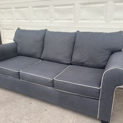 Free Delivery 🚚 Grey Couch 3 seat