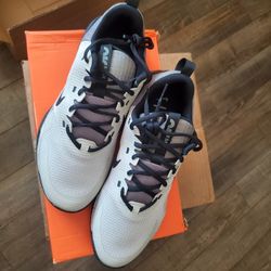 Men's Air Max Alpha Trainer 5 Sneaker Size 9M/10.5W Brand new in box