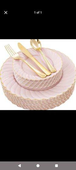 Pink scalloped plastic plate set (125 pieces)