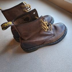Doc Martens Women's Size 7 Brown Boots