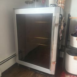 Wine Cooler / Fridge 