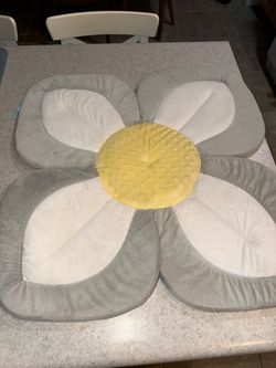 Lotus Baby Bath Seat
