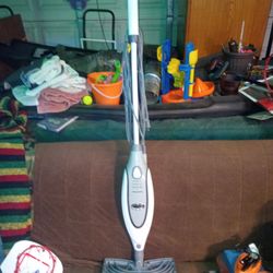 Shark Steamer 