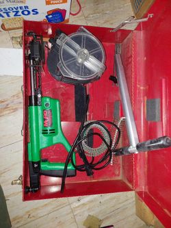 Screw Gun--Muro VL-41 Vislider, Auto-Feed PLUS CASE of coiled screws - $325 (West Seattle/Alki)