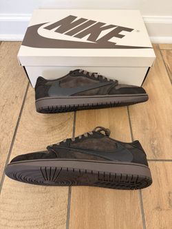 Travis Scott Velvet Size 9.5 