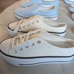 NEW Womens Size 6 Sneakers, Off White