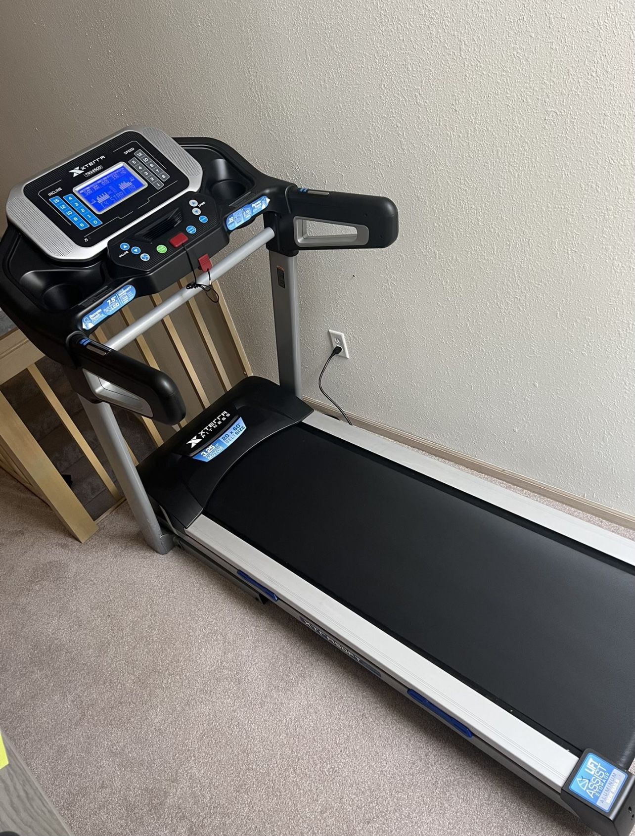 Treadmill - used like VERY new!!