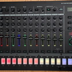 Roland TR8s  Drum Machine 808-909 Mint Condition