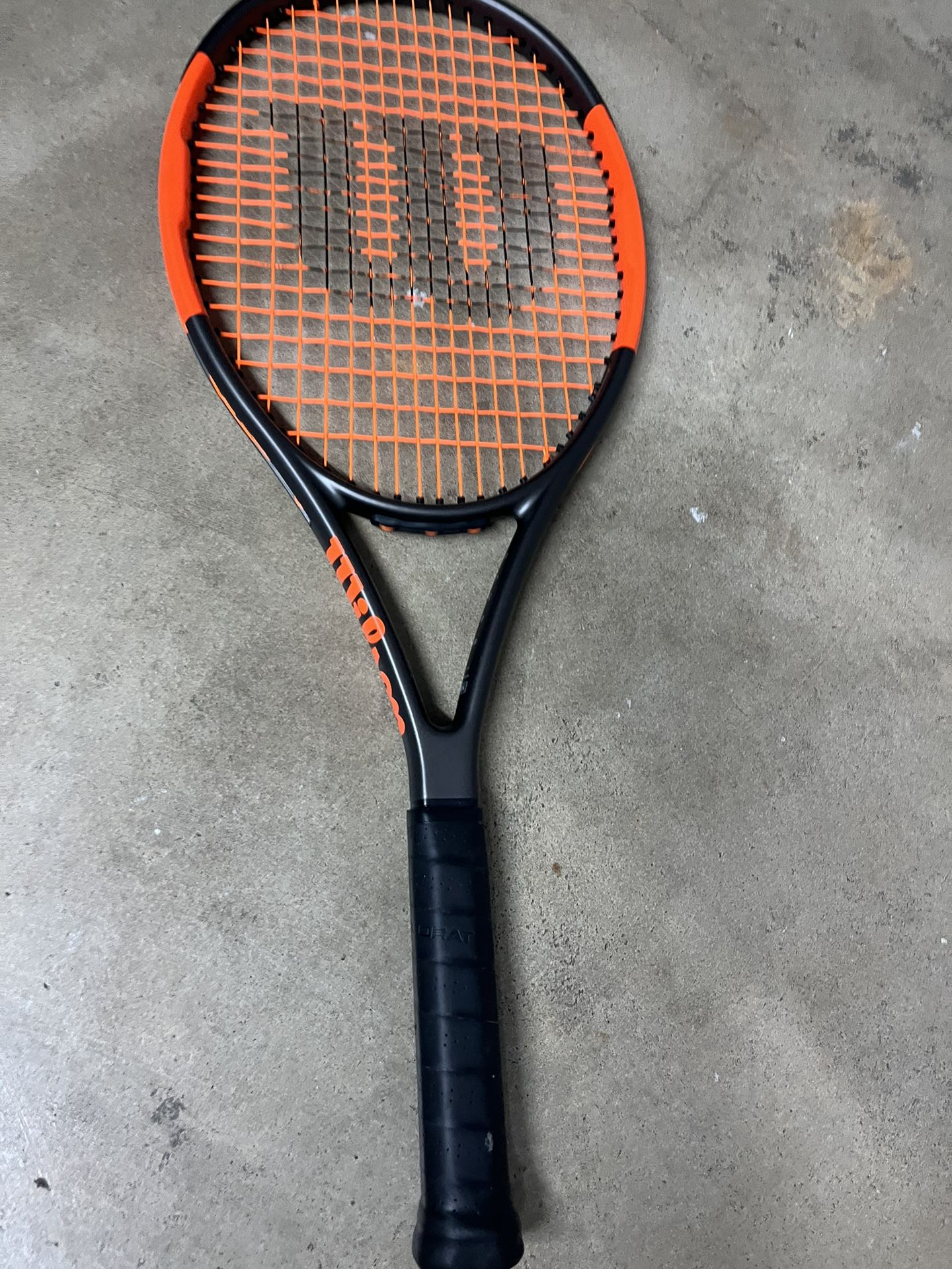 Wilson Burn 100 V2 Tennis Racket 16-20 