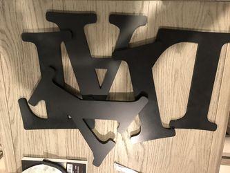 Hook-able letters & gold knob