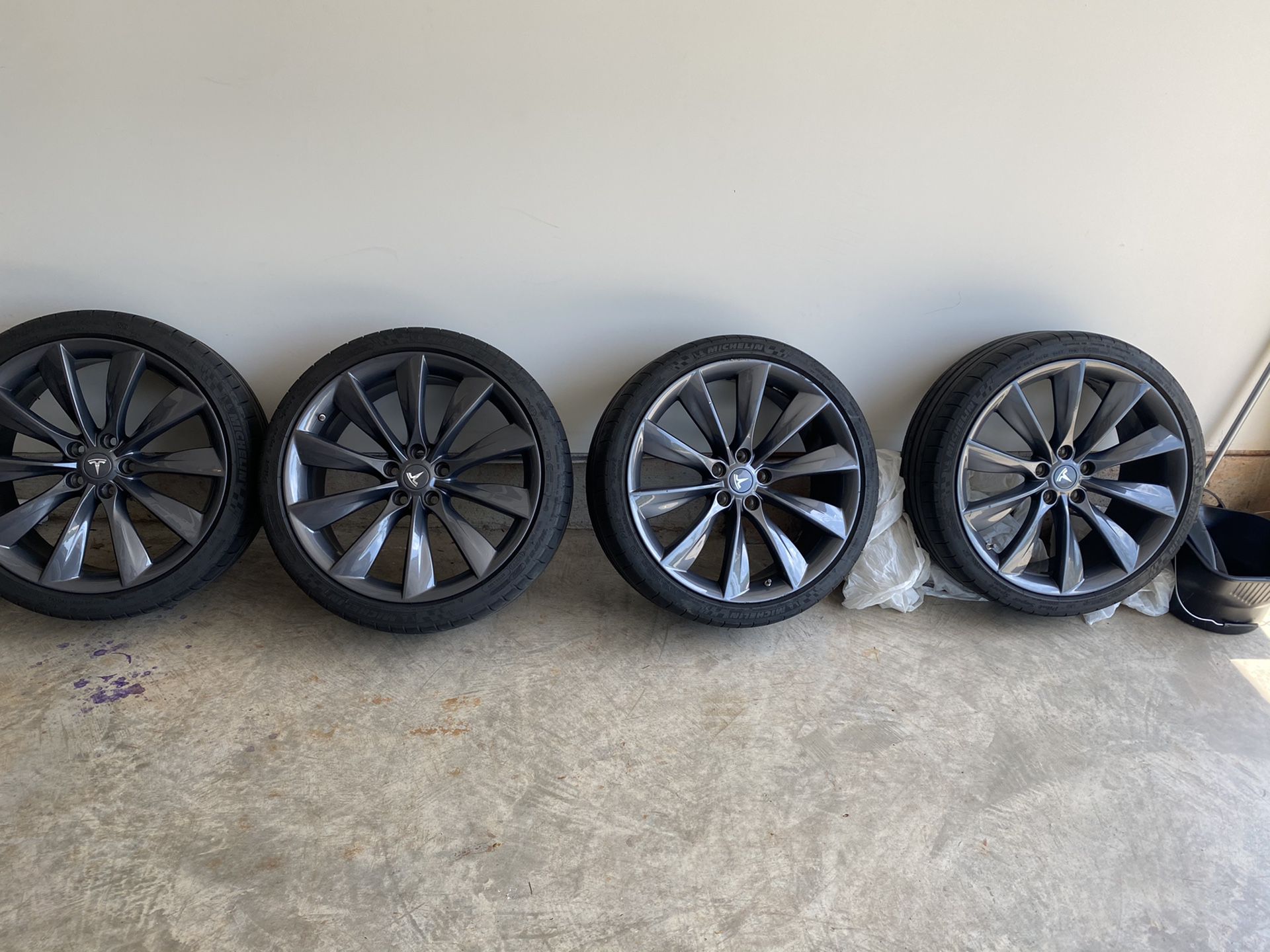 Tires for Tesla Model S P100D
