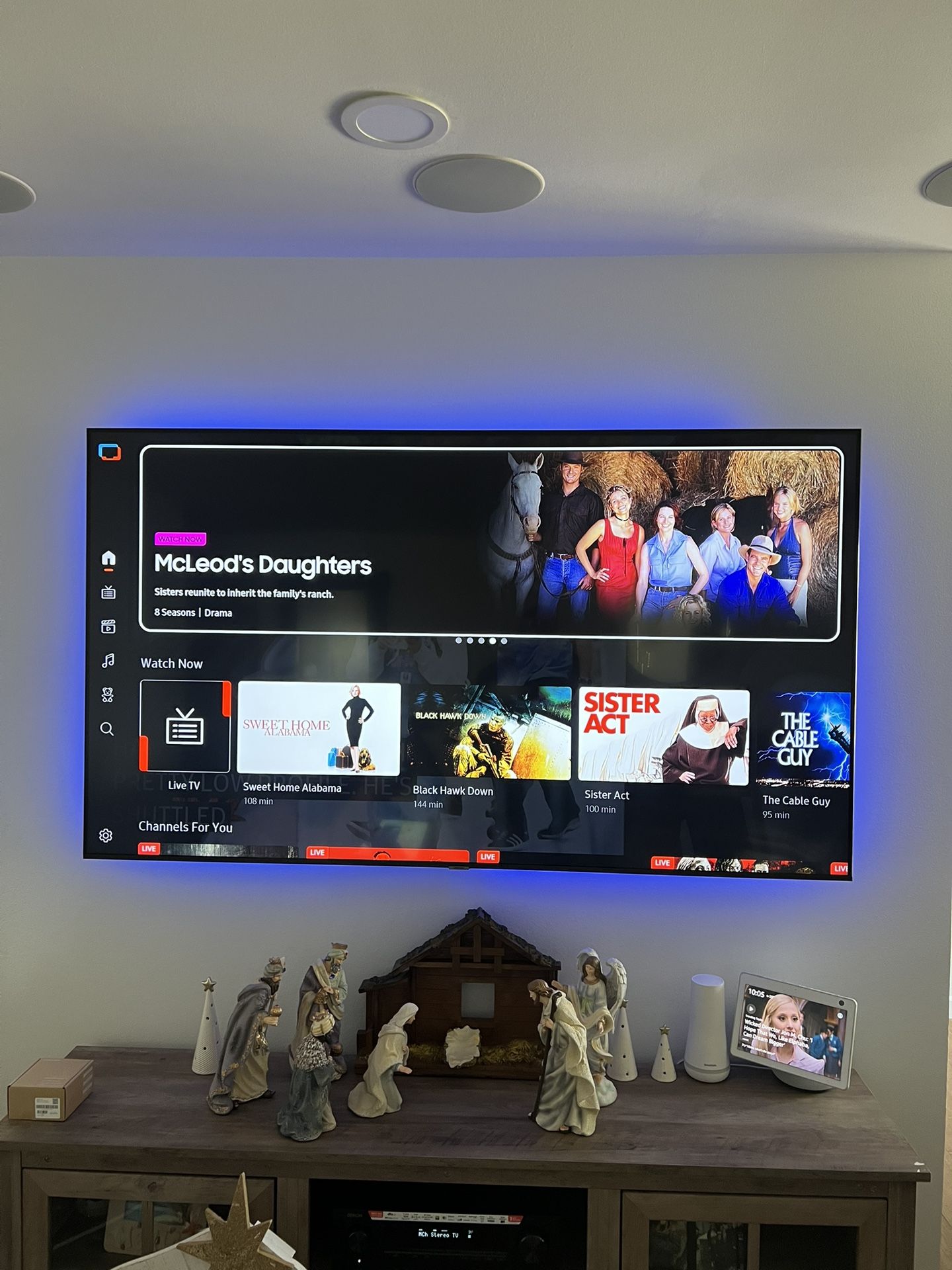 75” Inch Samsung Crystal 4k UHD TV, w/ LED Strip - Excellent Cond.