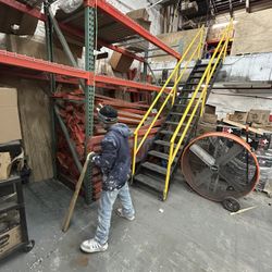 Pallet Rack Shelving Beams, Stand Up Frames, Wood And Cages For Sale