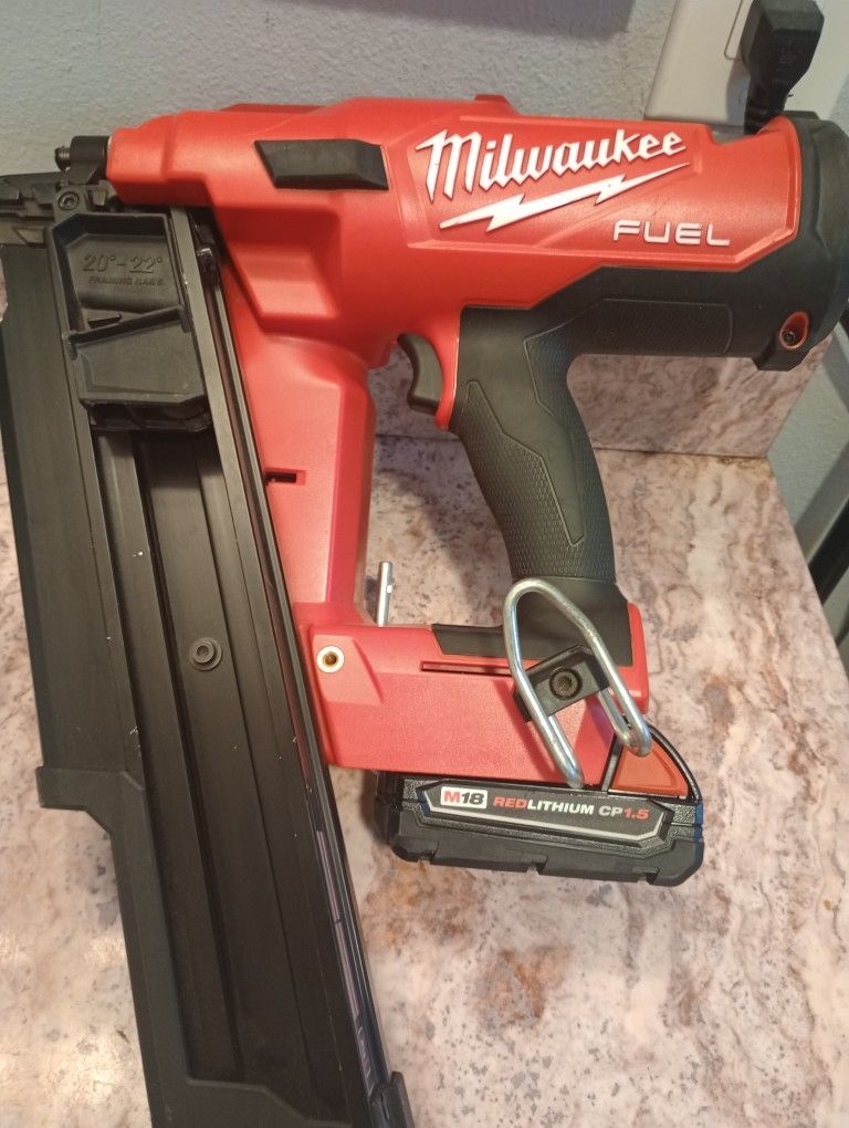 Milwaukee M18 Fuel Battery-Powered Nailer
