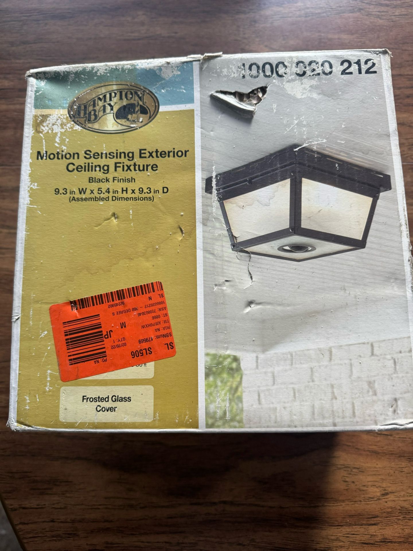 Motion sensing exterior ceiling fixture